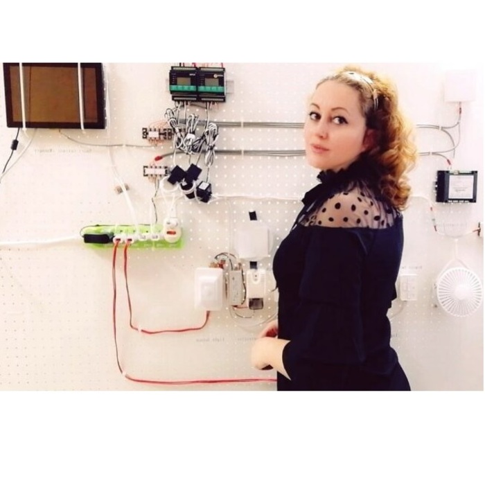 015-ioana-ivanova-nbu_700x700_crop_478b24840a