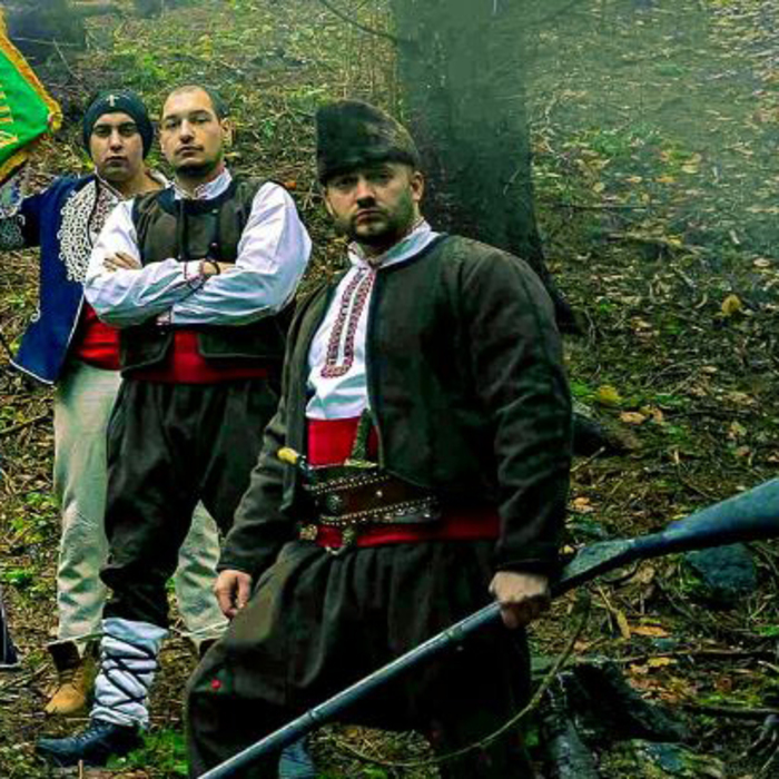 capture34_700x700_crop_478b24840a