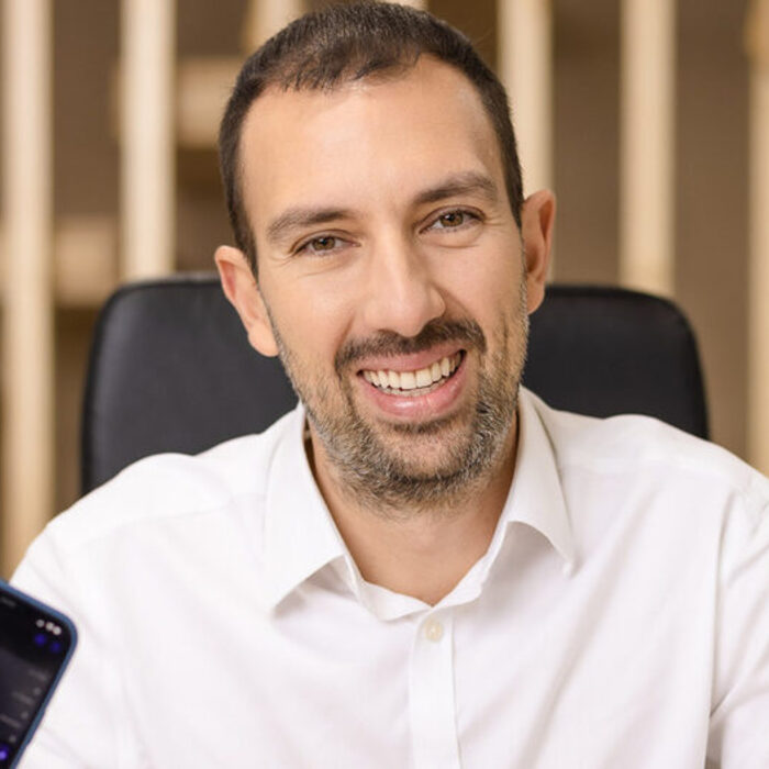 zx952y526-4489938_700x700_crop_478b24840a